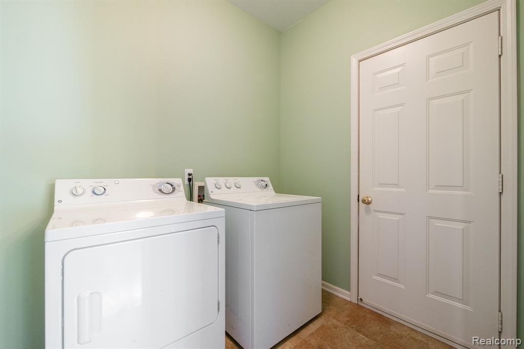 40658 Saint Louis Drive, Clinton Twp, MI 48038 — Photo 47