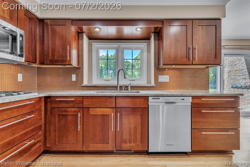 6865 Kings Mill Drive, Canton, MI 48187 — Photo 18