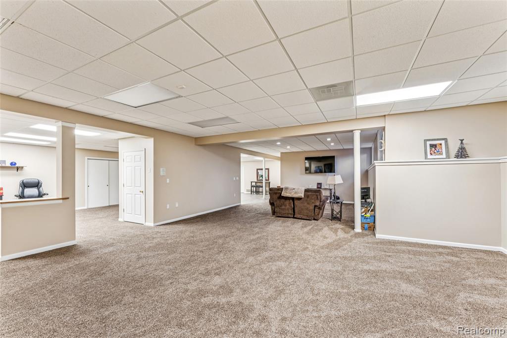 5812 Pine Breeze Drive, Clarkston, MI — Photo 27