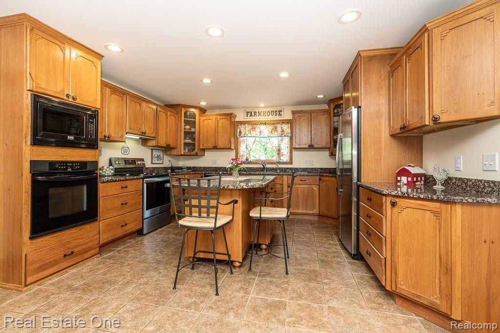 58900 12 Mile Road, New Hudson, MI 48165 — Photo 20