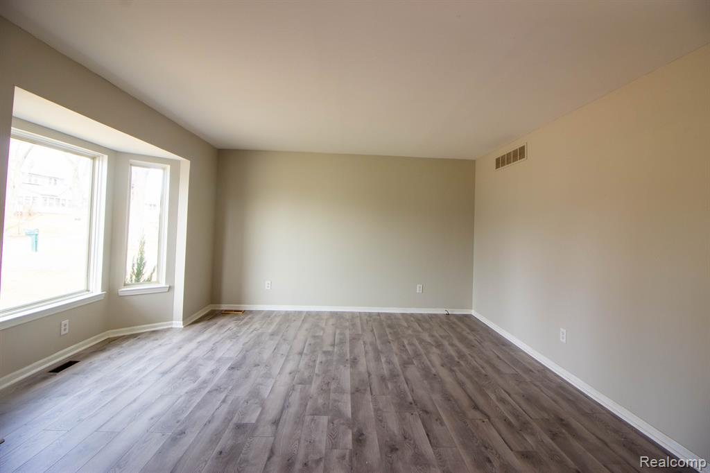 752 PENSACOLA Avenue, Pontiac, MI 48340 — Photo 4