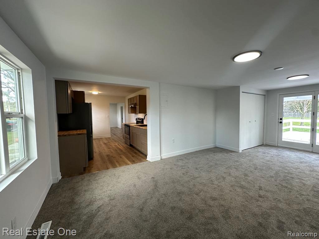5481 Belsay Road, Grand Blanc, MI 48439 — Photo 16
