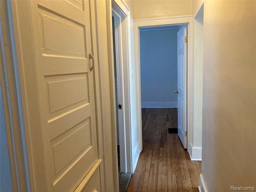 887 SAINT CLAIR LOWER Street, Grosse Pointe, MI 48230 — Photo 11