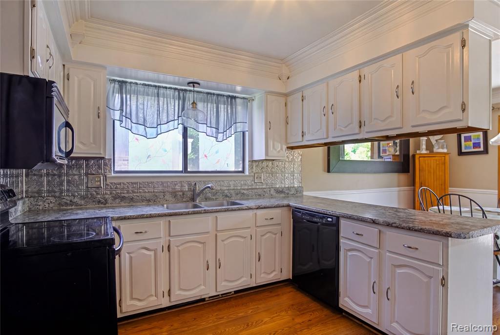 7878 Charrington Drive, Canton, MI 48187 — Photo 7