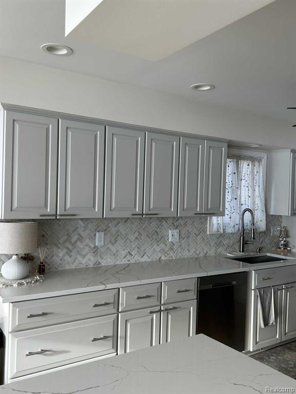 3274 Lakeview Drive, Highland, MI 48356 — Photo 12