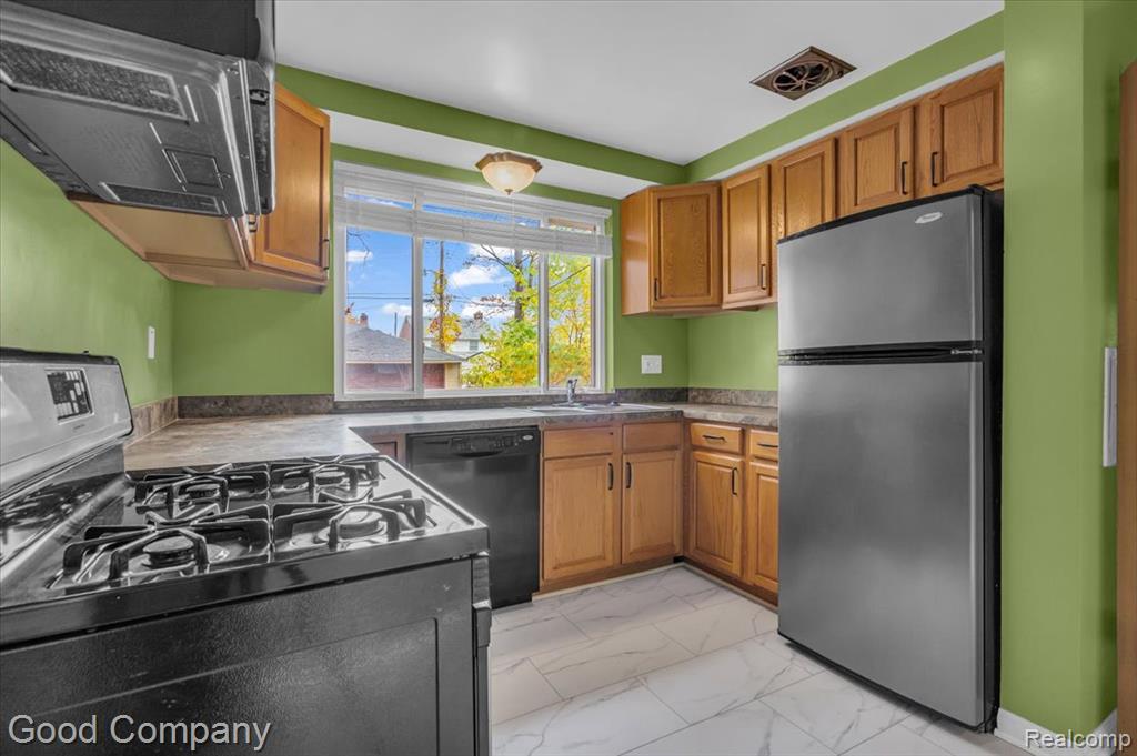 2564 WOODSTOCK Drive, Highland Park, MI 48203 — Photo 18