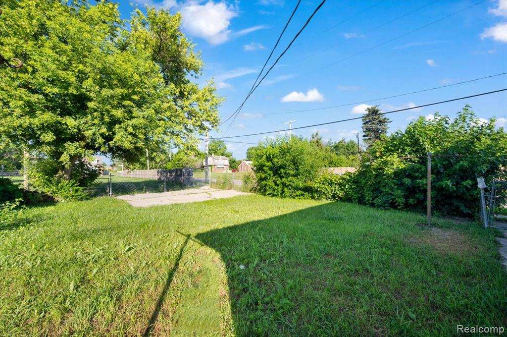 5500 Chalmers Street, Detroit, MI 48213 — Photo 5
