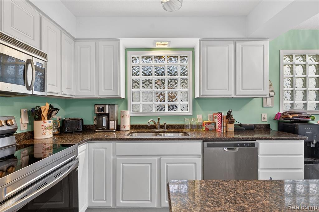 433 Walnut Drive, East China, MI — Photo 12