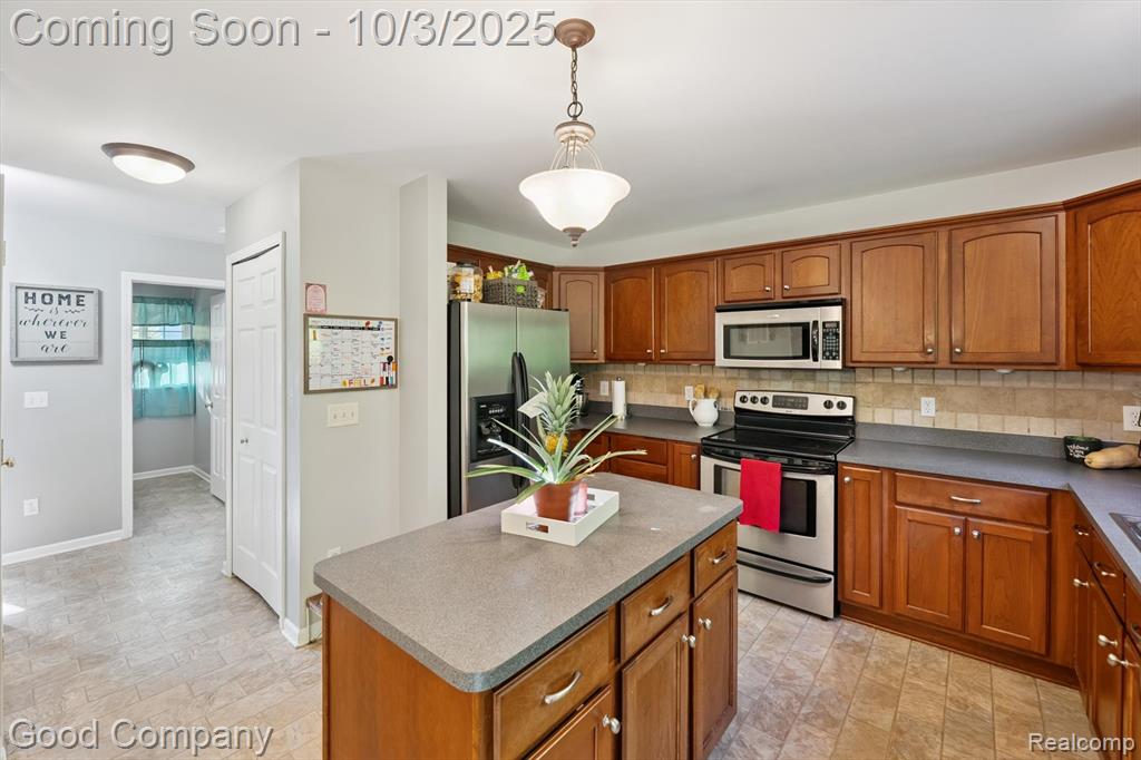 961 LOON Court, Fenton, MI 48430 — Photo 17