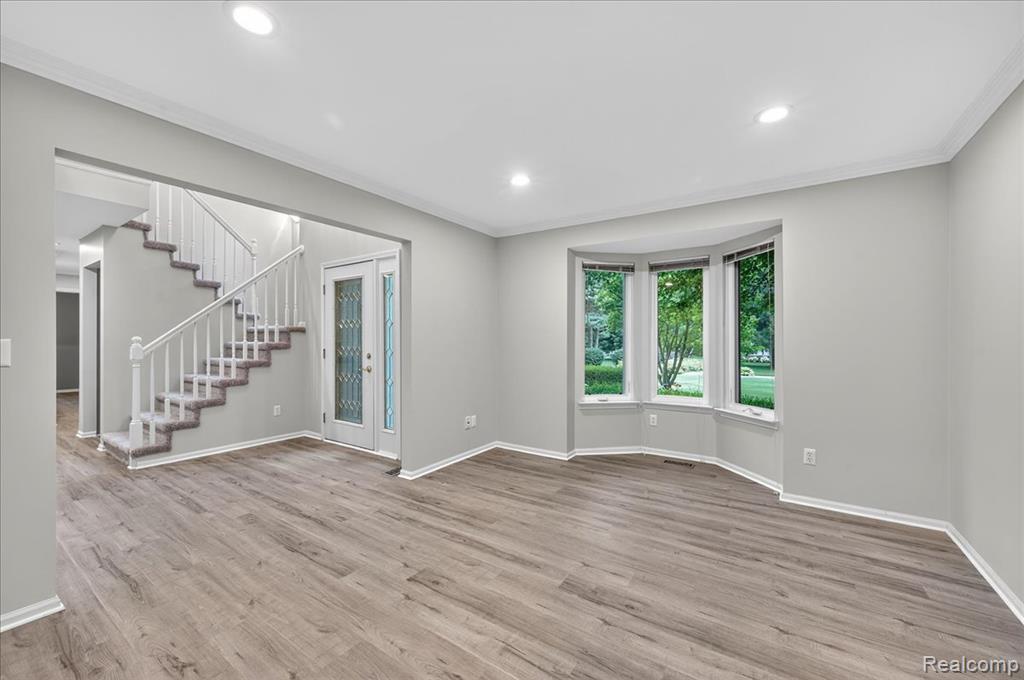 9695 Forest Ridge Drive, Clarkston, MI 48348 — Photo 6