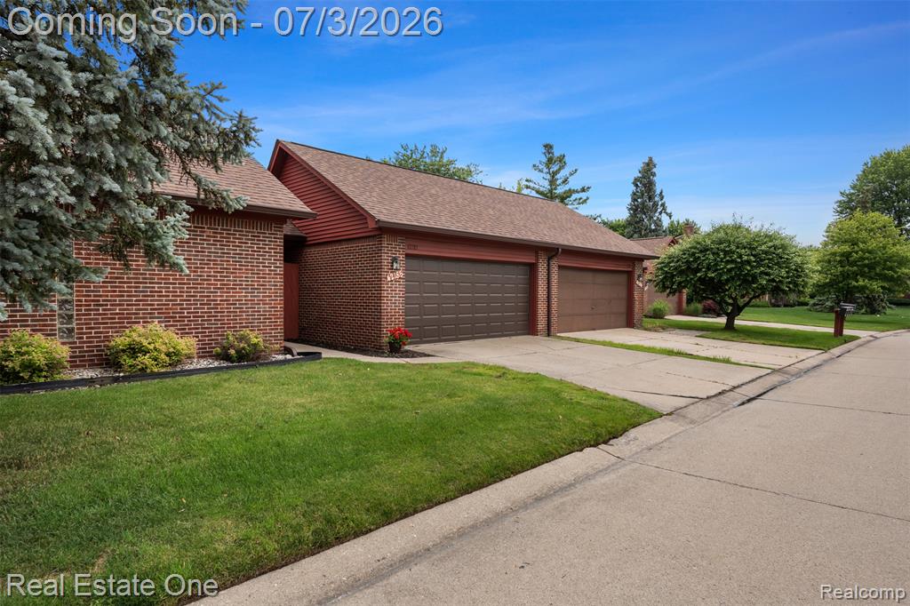 42185 Lochmoor Street, Clinton Twp, MI 48038 — Photo 3