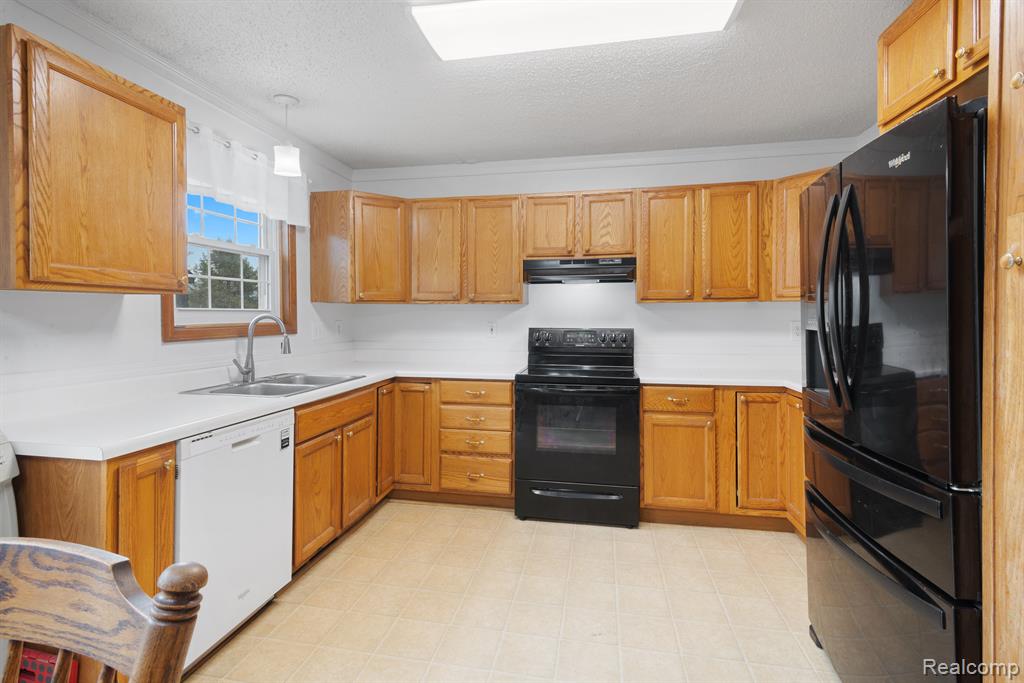 5606 KLAM Road, Columbiaville, MI 48421 — Photo 10