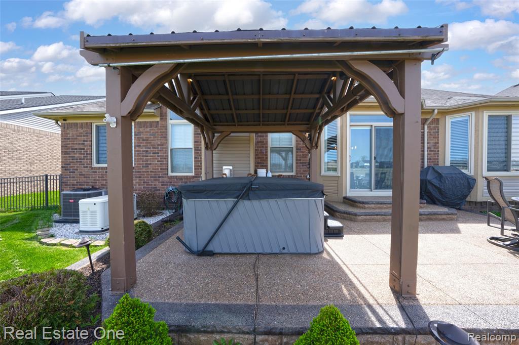 17481 Tiger Drive, Macomb, MI 48042 — Photo 39