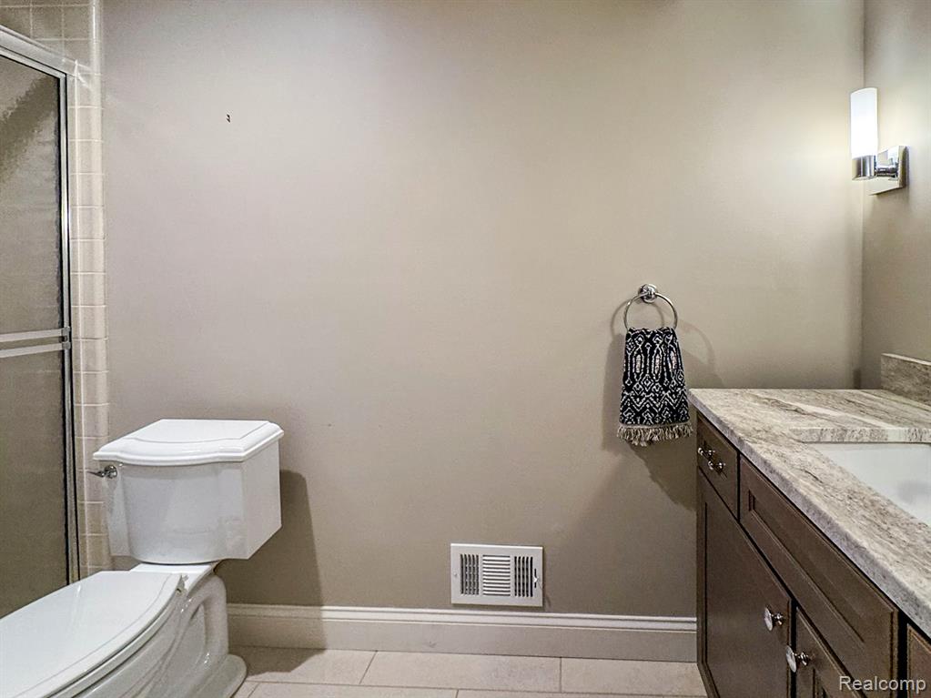 5467 Bristol Parke Drive, Clarkston, MI 48348 — Photo 32