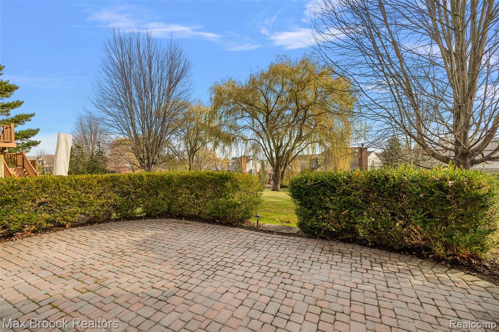 16956 Sycamore Court, Northville, MI 48168 — Photo 37