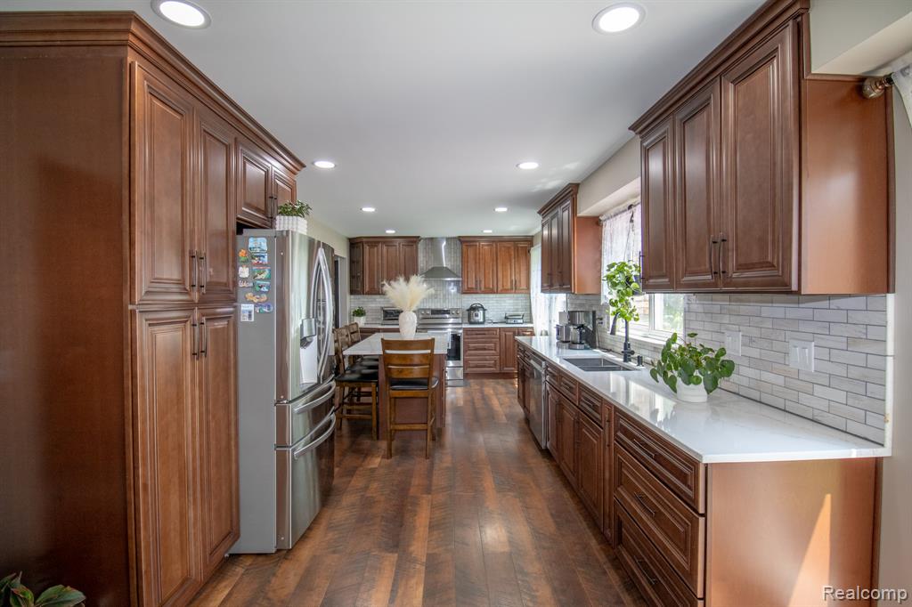 7878 Capri Drive, Canton, MI 48187 — Photo 18