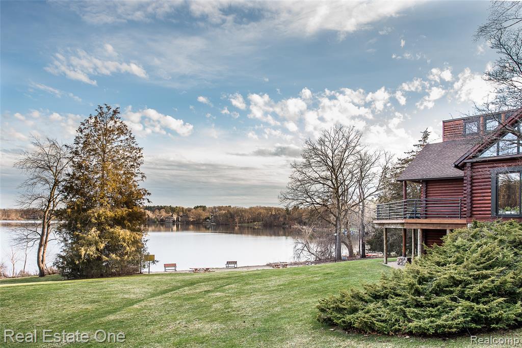 5350 Hidden Pines Drive, Brighton, MI 48116 — Photo 15