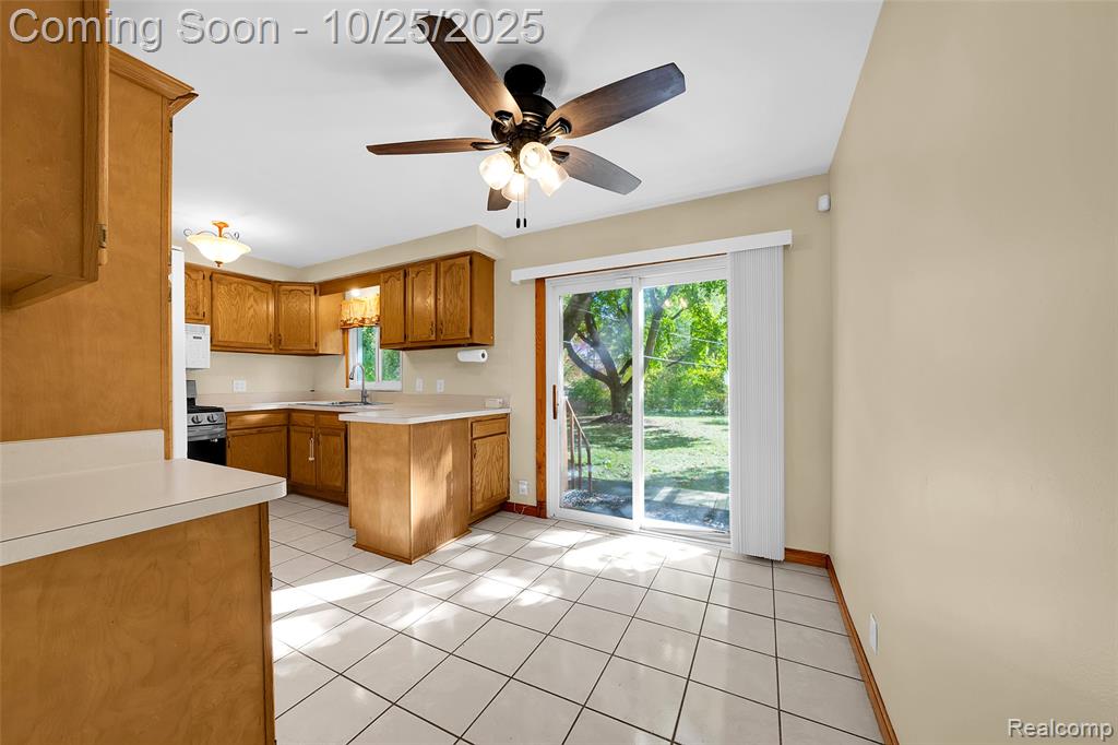 4073 Silver Birch Drive, Waterford, MI 48329 — Photo 13