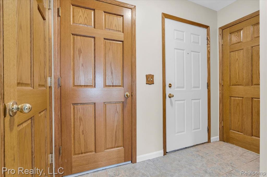 4000 Hunters Circle E, 137, Canton, MI 48188 — Photo 15