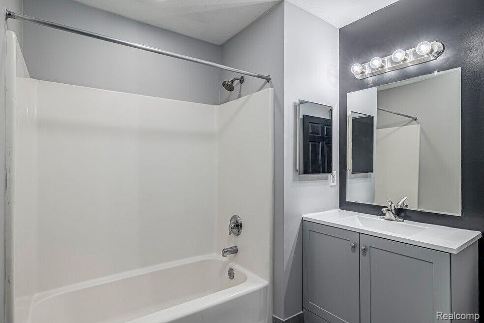 9200 CHARLOTTE, Ypsilanti, MI 48197 — Photo 9