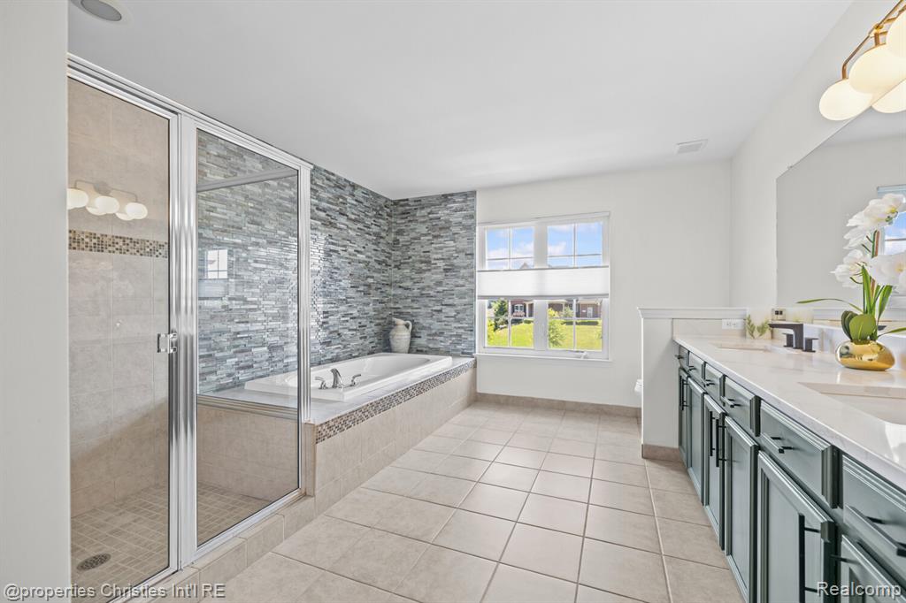 578 Red Bank Drive, White Lake, MI — Photo 21