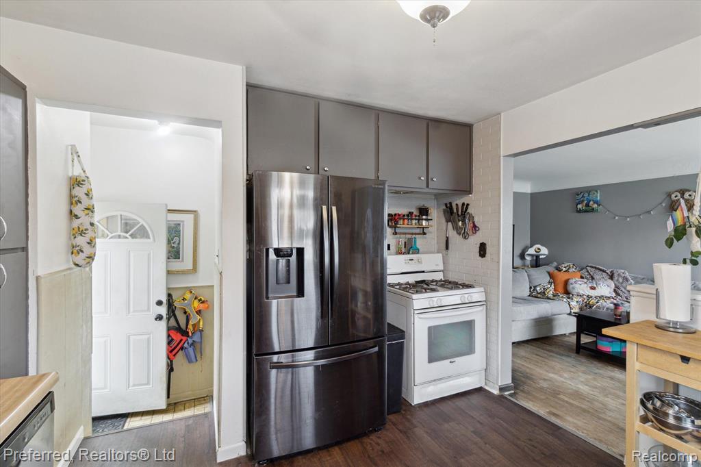 4154 CAMPBELL Street, Dearborn Heights, MI 48125 — Photo 11