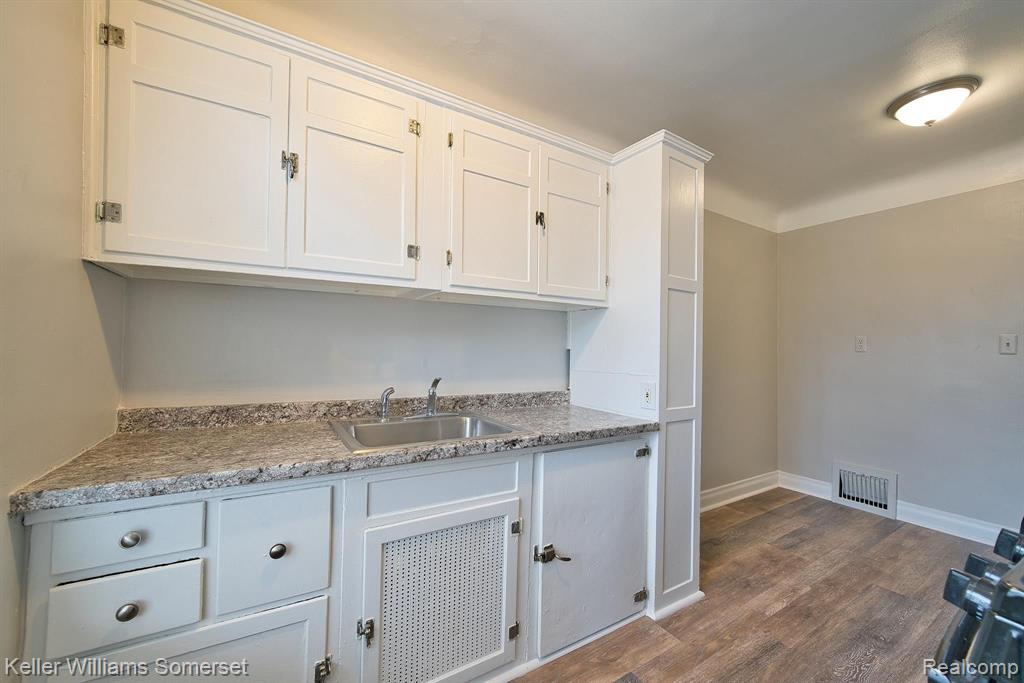 51 SPOKANE Drive, Pontiac, MI 48341 — Photo 16