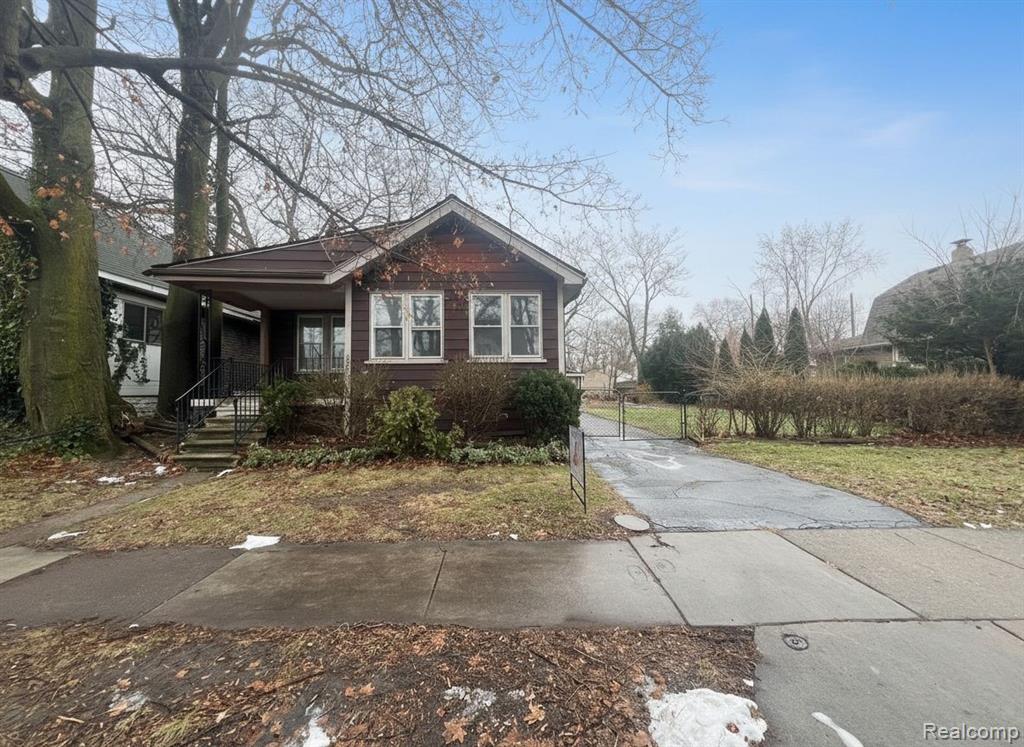 600 E Oakridge Street, Ferndale, MI 48220 — front exterior