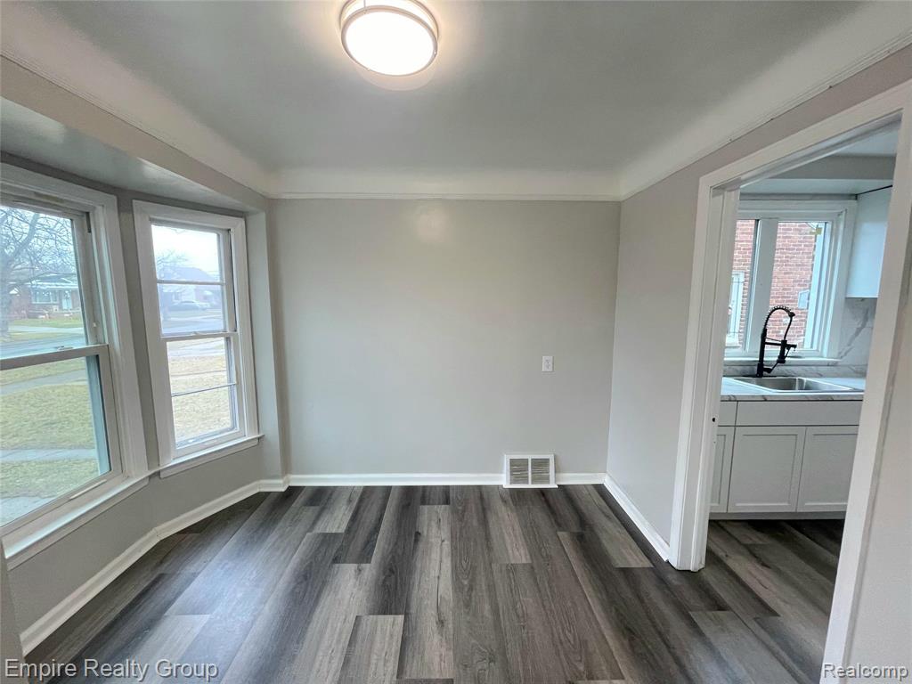 6037 Piedmont Street, Detroit, MI 48228 — Photo 10