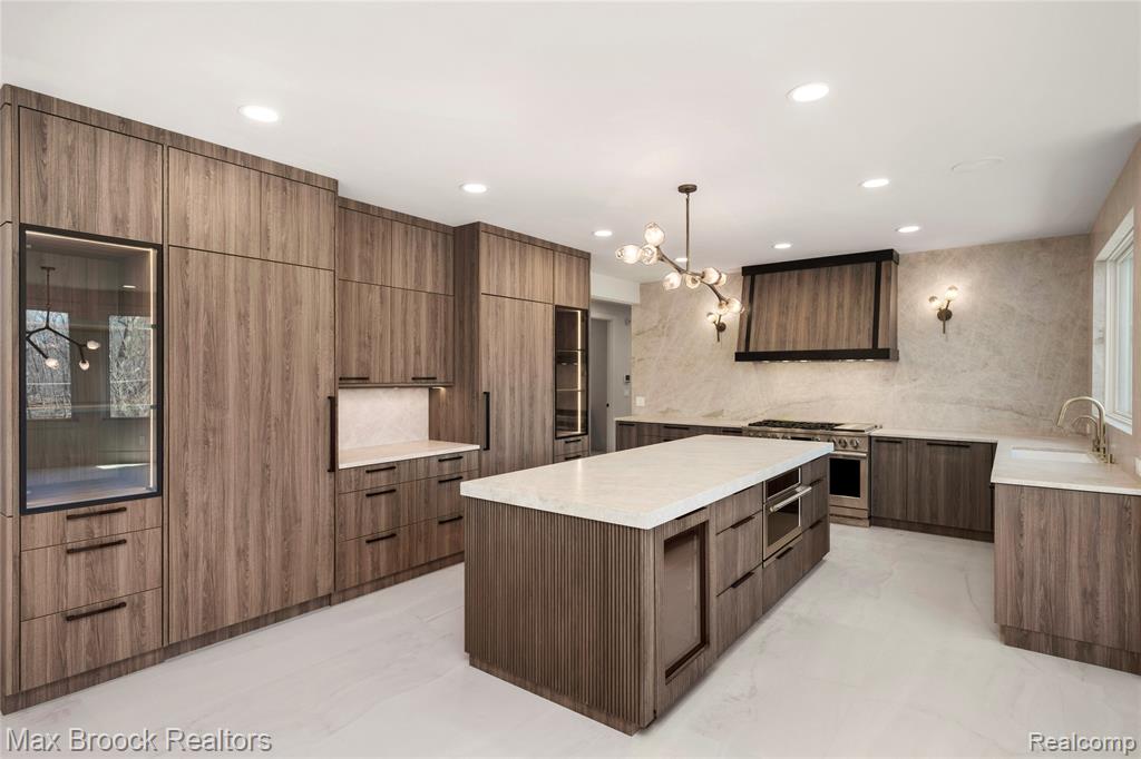 1888 W Tahquamenon Court, Bloomfield Hills, MI 48302 — Photo 11