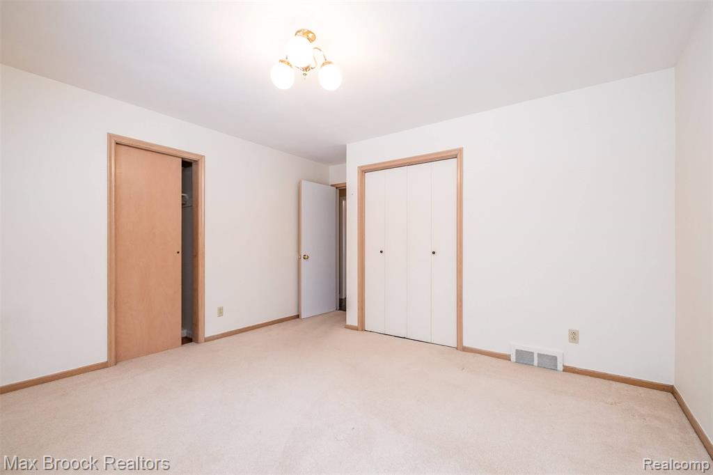 138 S Cranbrook Cross Road, Bloomfield Hills, MI 48301 — Photo 19