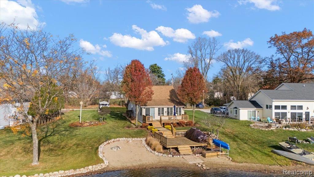 6738 GRAND BEACH Drive, Brighton, MI 48114 — Photo 17