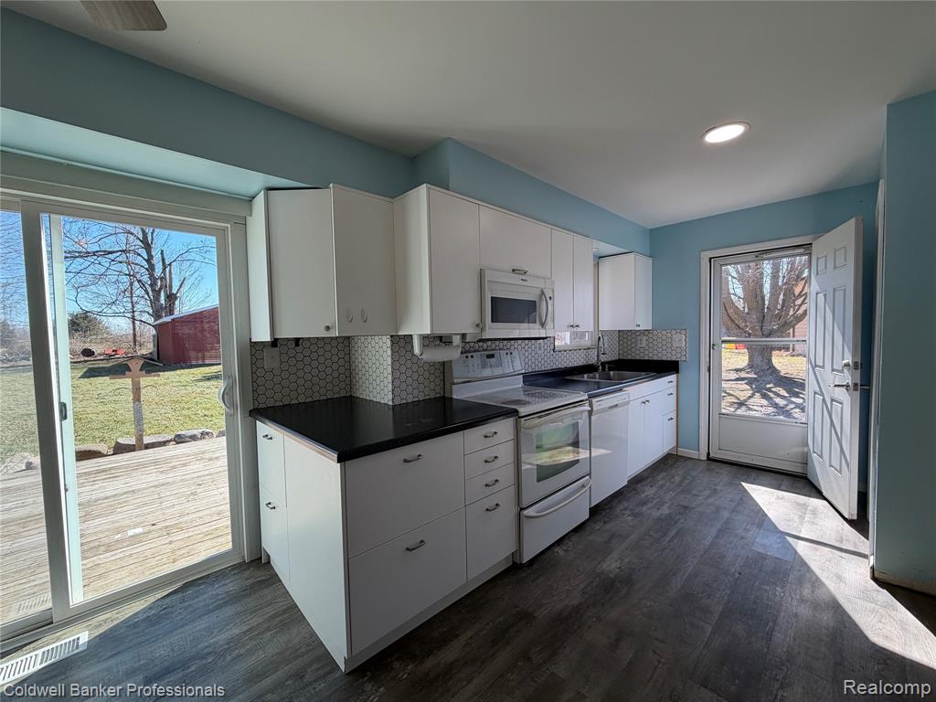 152 Crooked Limb Drive, Lapeer, MI 48446 — Photo 5