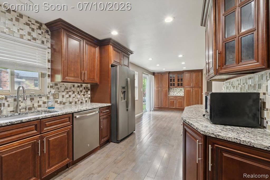 500 TROMBLEY Drive, Troy, MI 48083 — Photo 12