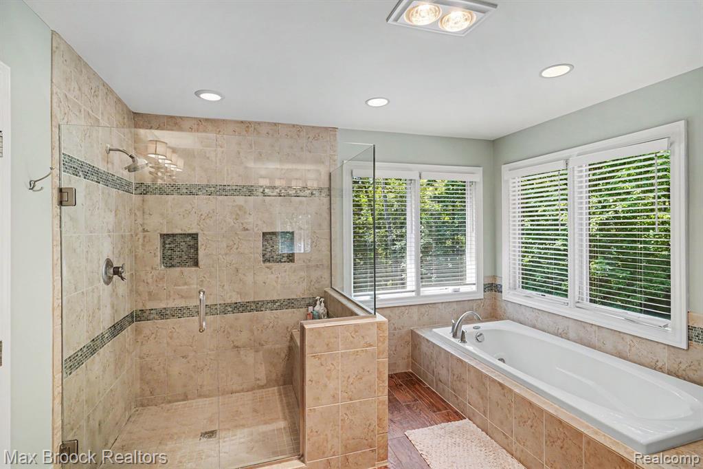 1300 Oak Hollow Drive, Milford, MI 48380 — Photo 23