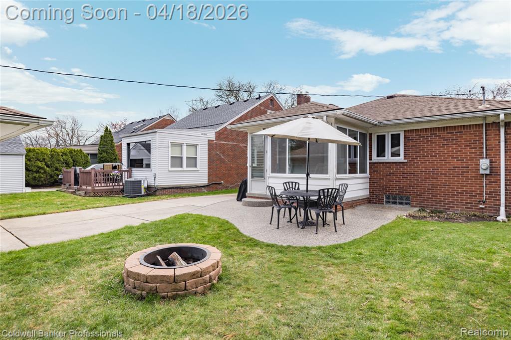 1544 Dorthen Avenue, Grosse Pointe Woods, MI 48236 — Photo 58