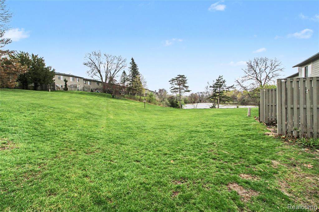 798 Peninsula Court, Ann Arbor, MI 48105 — Photo 18