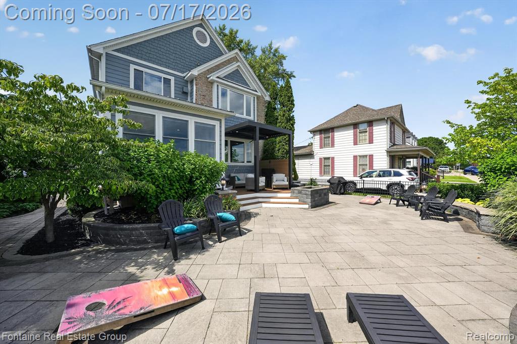 240 Rosebud Court, Walled Lake, MI 48390 — Photo 3