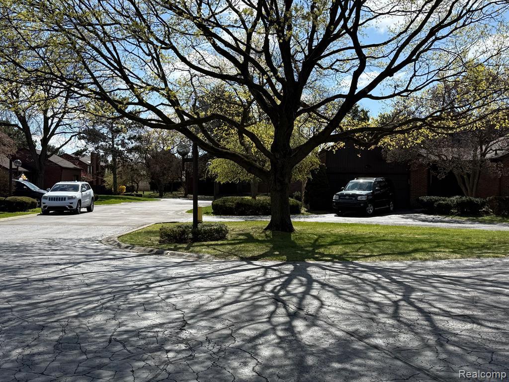 11 KIMBERLY Lane, 54, Dearborn, MI 48120 — Photo 14
