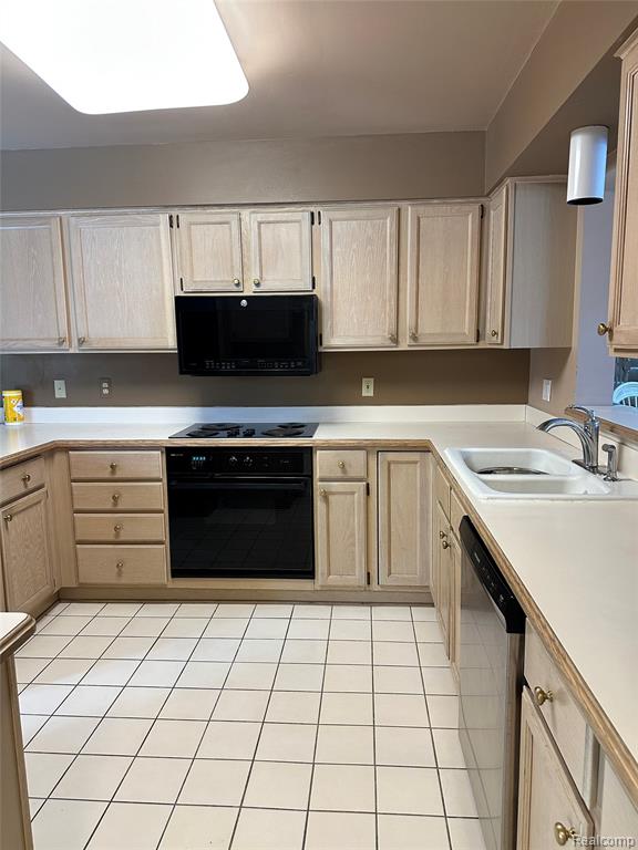 2753 MAITLAND Drive, Ann Arbor, MI 48105 — Photo 6
