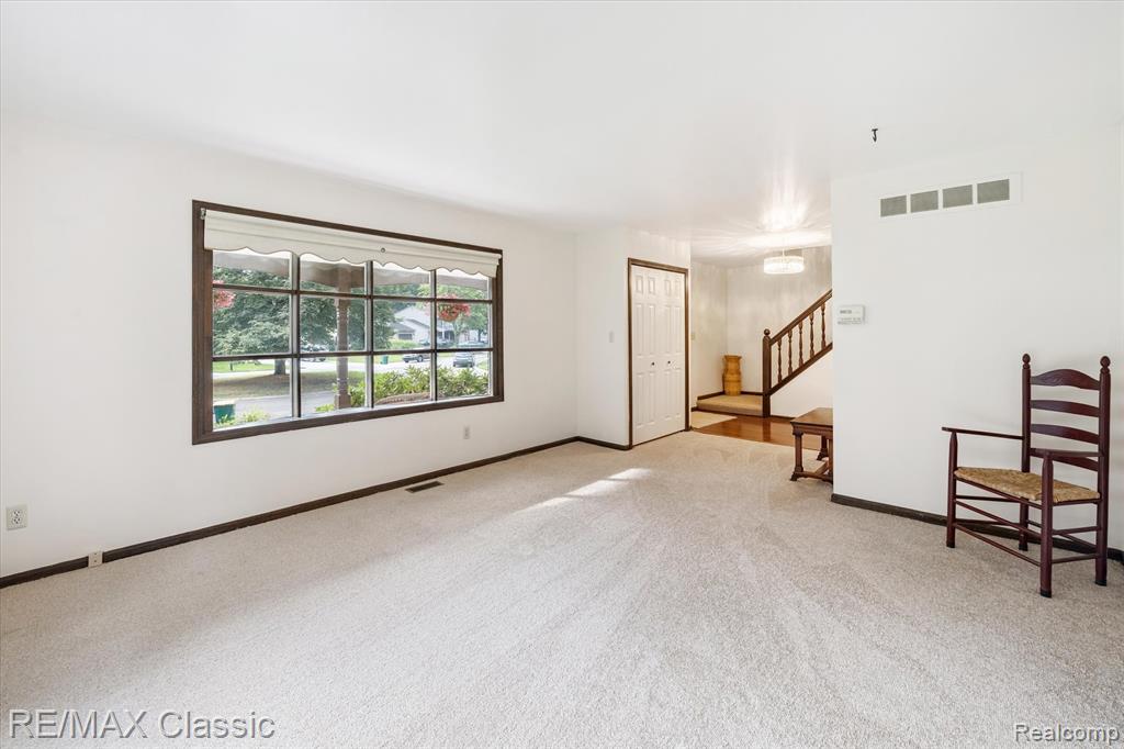 1561 Waters Edge Court, Wixom, MI 48393 — Photo 8