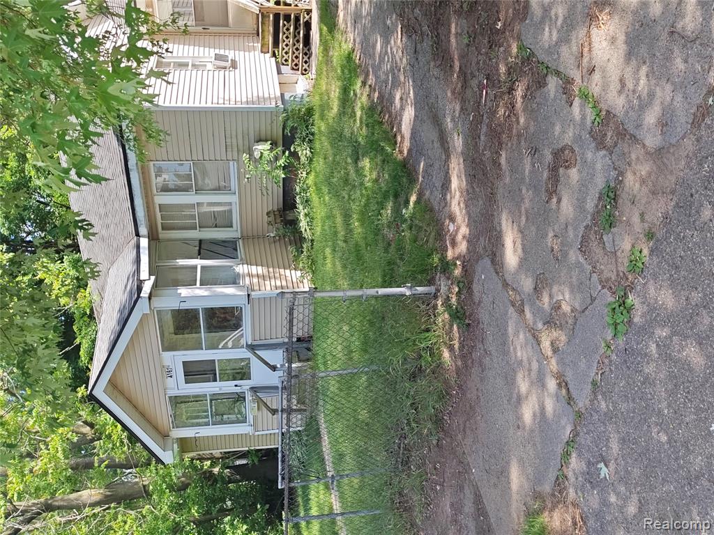 416 Dell Avenue, Flint, MI 48507 — front exterior