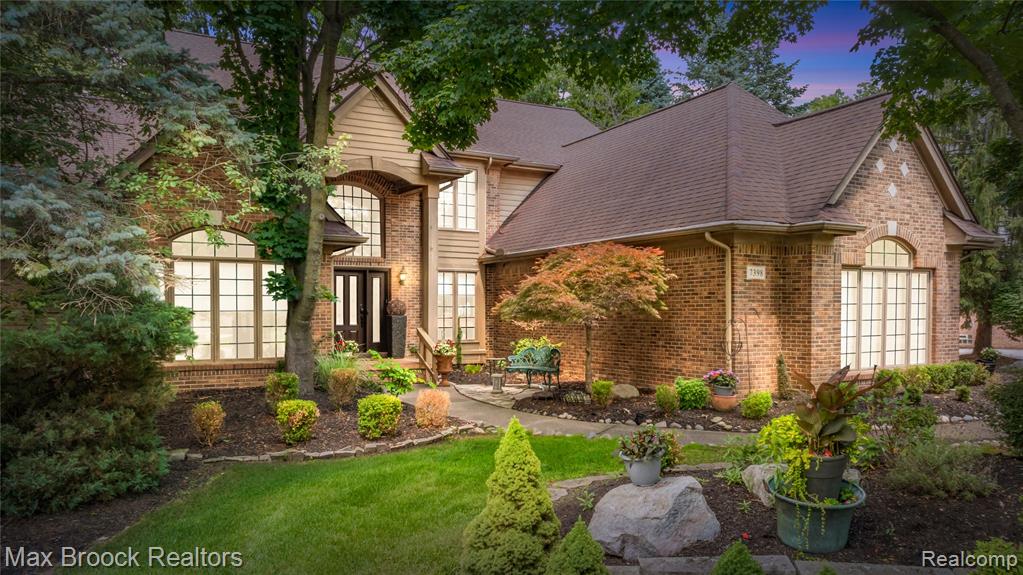7398 Autumn Hill Drive, West Bloomfield, MI 48323