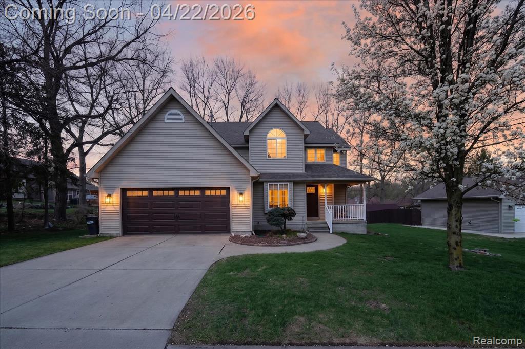 410 Bent Oak Street, Fenton, MI 48430 — front exterior