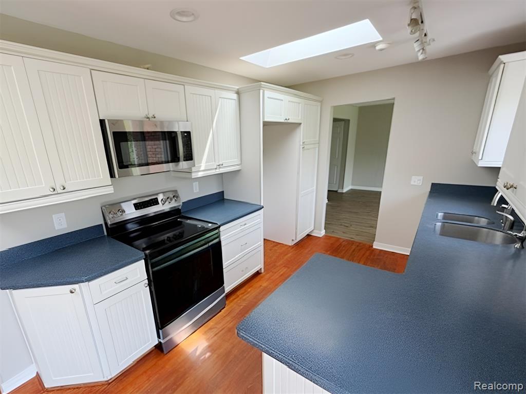 140 DARWIN Road, Pinckney, MI 48169 — Photo 16