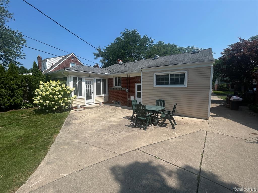 881 Lincoln Road, Grosse Pointe, MI 48230 — Photo 33
