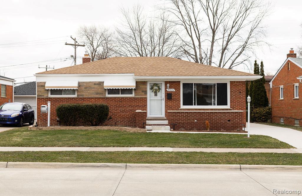 24636 Almond Avenue, Eastpointe, MI 48021