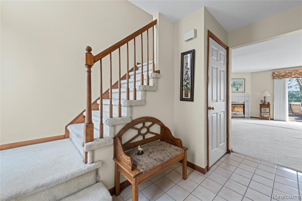 4660 Royal Cove Drive, 5, Utica, MI 48316 — Photo 5
