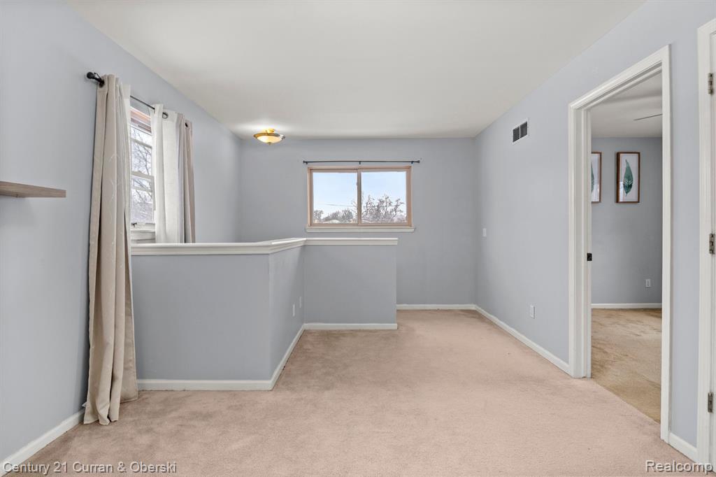 8054 ROBINDALE Avenue, Dearborn Heights, MI 48127 — Photo 20