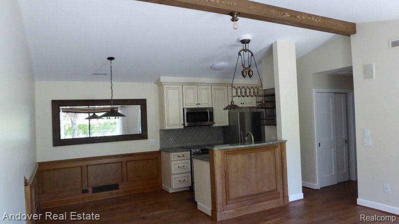 434 WATER TOWER Circle, Brighton, MI 48116 — Photo 2